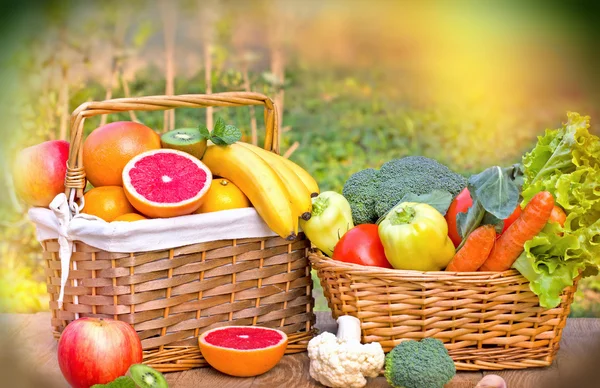 Frutas y hortalizas ecológicas — Foto de Stock