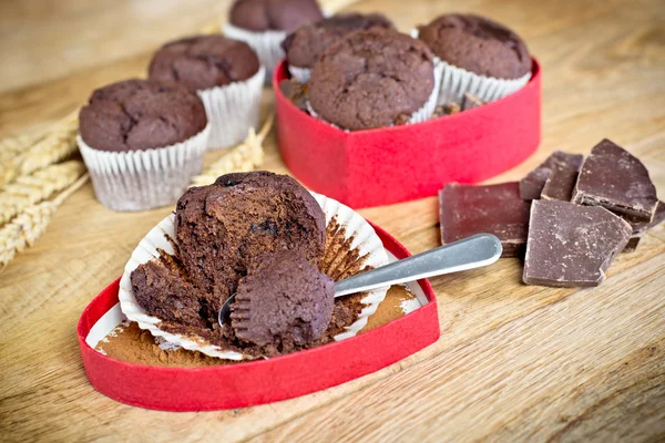 Édes ajándék Valentin-nap - csokis Muffin — Stock Fotó