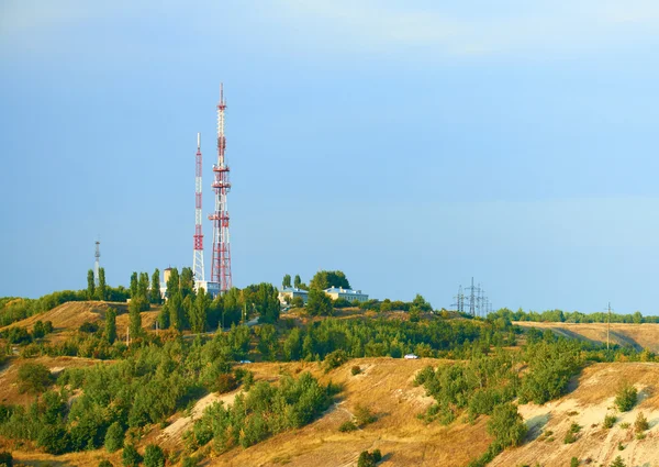 Televizyon Kulesi bir tepenin üstünde. Saratov.