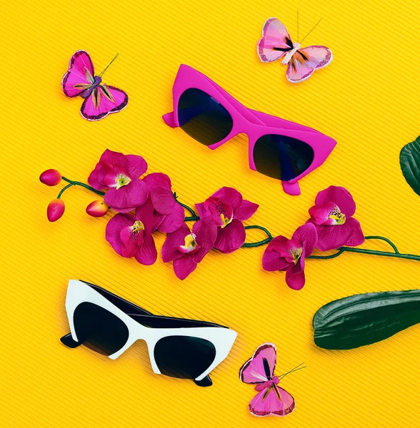 Establecer gafas de sol de moda. Tendencias de verano —  Fotos de Stock