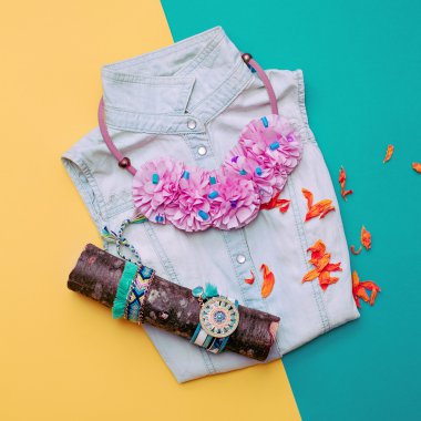 Trendy Boho tarzı. Kız için giyim ve aksesuarları