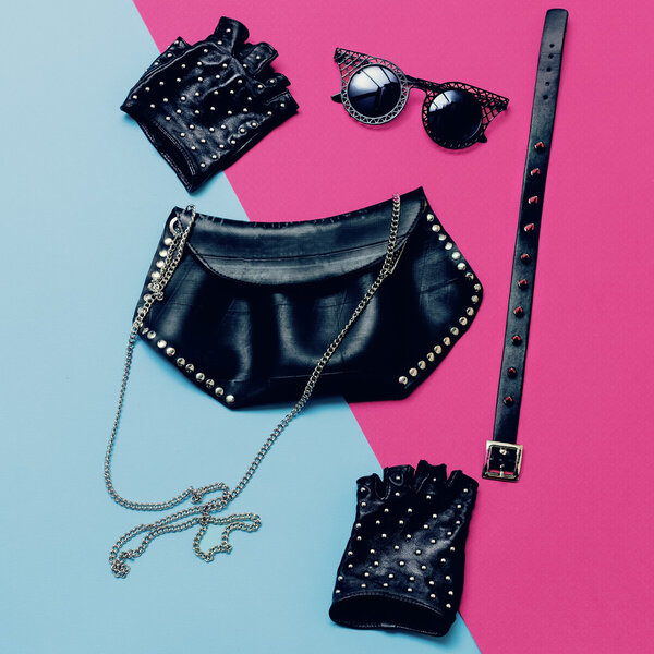 Набор женских аксессуаров из кожи. Перчатки, когти, украшения. Шведский
