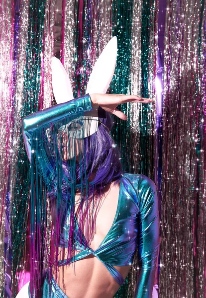 Lady 80S Fashion Stylish Holographic Party Look Rabbit Mask Tinsel — Stock Photo, Image