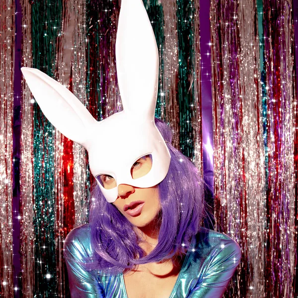 Sexy Disco Girl Stylish Holographic Party Look Rabbit Mask Установка — стоковое фото