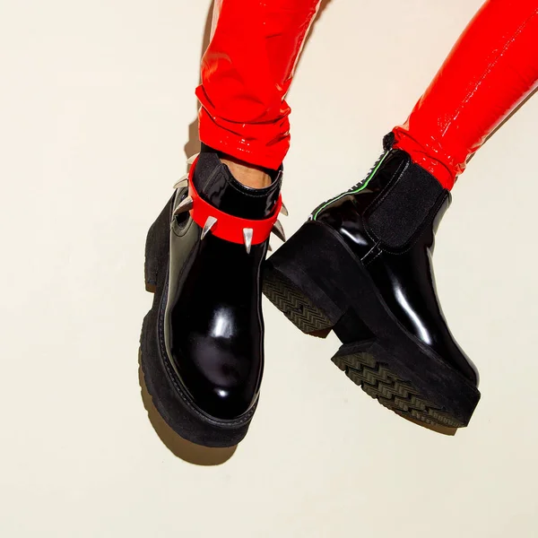 Jambes Mode Bottes Fête Plate Forme Leggins Cuir Rouge Sur — Photo