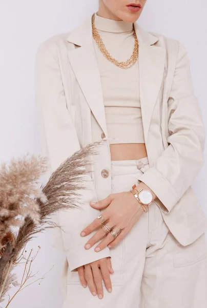 Mode Paris Damen Snygga Detaljer Vardagsoutfit Casual Beige Estetik Trendiga — Stockfoto