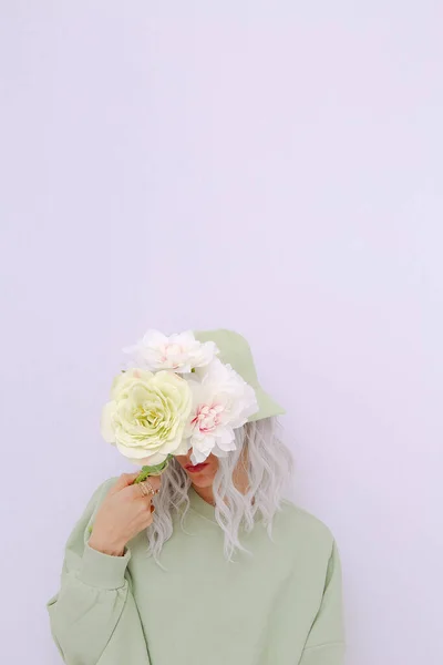 Fashion Portrait Blonde Girl Wearing Trendy Bucket Hat Cotton Hoodie — Stock Photo, Image