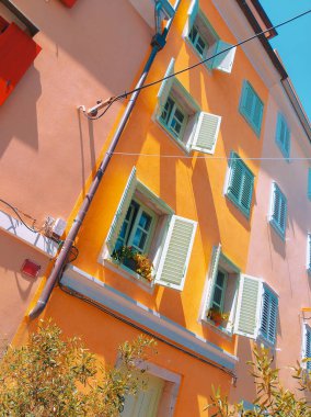 Şık bir seyahat duvar kağıdı. Klasik Akdeniz mimarisi. Piran. Slovenya