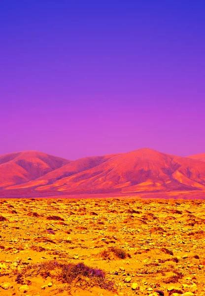 Vista Surrealista Minimalista Del Desierto Volcánica Ideal Para Impresiones Tarjetas — Foto de Stock