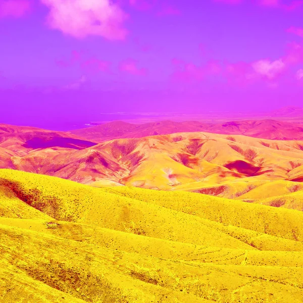 Vulkanische Woestijn Lucht Surrealistisch Uitzicht Ideaal Voor Ansichtkaarten Telefoonhoesjes Bedrukte — Stockfoto
