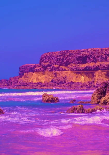 海洋海岸极简主义超现实的观点 理想的明信片打印 电话箱 打印T恤衫 加那利群岛Fuerteventura 时尚自然视觉精神壁纸 — 图库照片