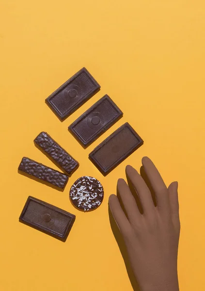 Biscuits Chocolat Mélange Bonbons Chocolat Main Amoureuse Art Minimal Vacances — Photo