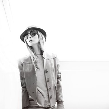 şık sonbahar Bayan. şapka ve eldiven glamour