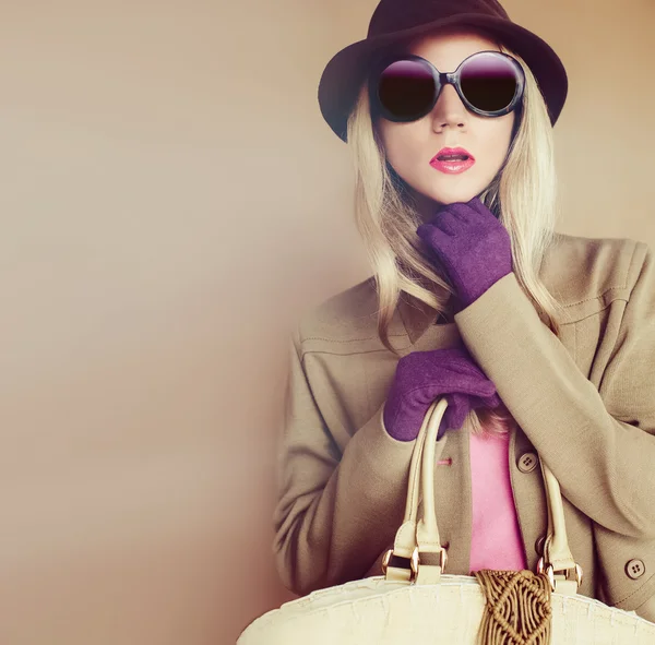 Stylish Autumn lady. Hat and gloves Glamour — Stock Photo, Image