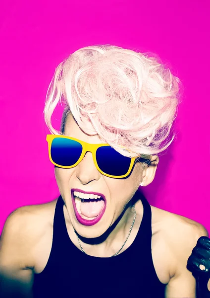 Screaming girl disco punk fashion style — Stock Photo, Image