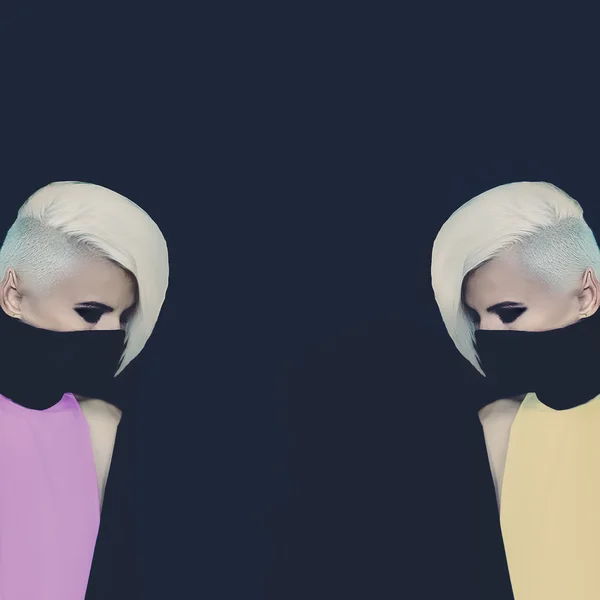 Δύο ξανθιές ninja στυλ. Αρχική φωτογραφία μόδας — Φωτογραφία Αρχείου