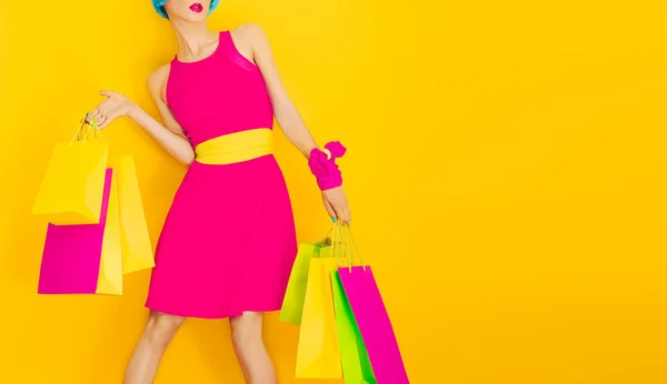 Çekici Bayan shopping.time indirimler ve satış