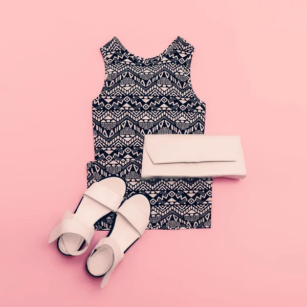 Lady kleding set. Kleding en schoenen. Trendy geometrische prints. — Stockfoto