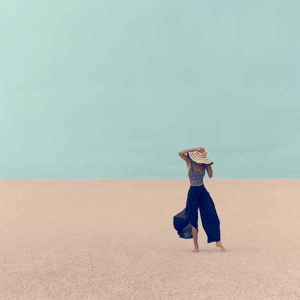 Mannequin in de woestijn op vakantie — Stockfoto