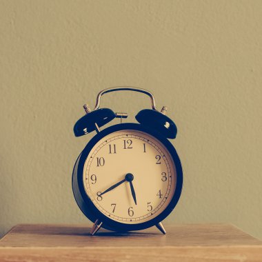Klasik alarm saati