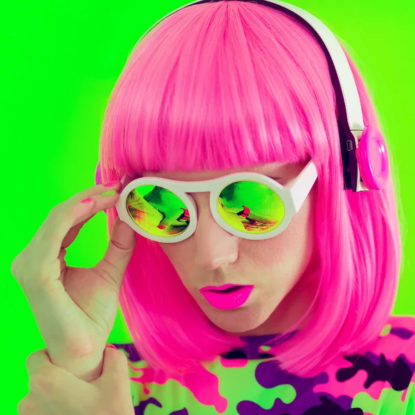Moda stil müzik parti. Bayan asit