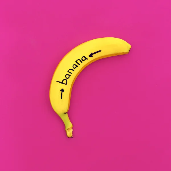 Banana pintada Minimalismo foto de moda —  Fotos de Stock