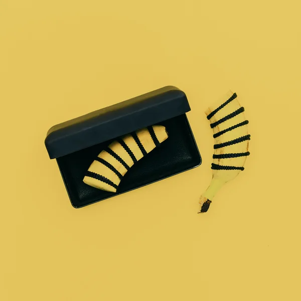 Minimalistische stijl. Mode banaan zwarte doos. cool ontwerp — Stockfoto