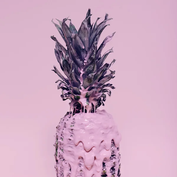 Стиль мінімалізму фрукти. Модні ананасові та рожеві фарби метамо — стокове фото