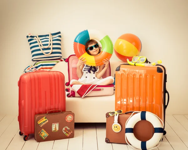 Niño listo para unas vacaciones de verano —  Fotos de Stock