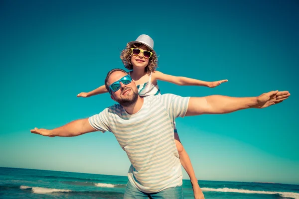 Baba ve çocuk having fun — Stok fotoğraf