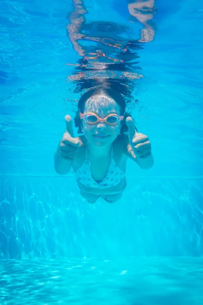 Podwodne portret dziecka — Zdjęcie stockowe