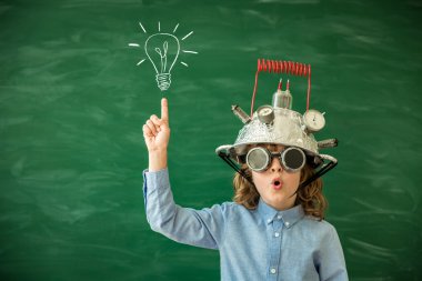 Sınıf içinde sanal gerçeklik kulaklık ile çuval