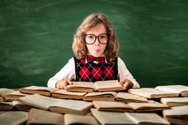 Okul sınıf eğitim çocuk