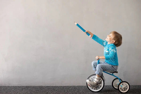 Criança Feliz Vestindo Traje Natal Miúdo Andar Bicicleta Criança Engraçada — Fotografia de Stock
