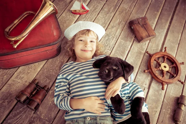 Barn och hund — Stockfoto