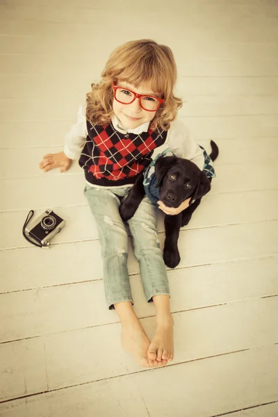 Hipster niño y perro —  Fotos de Stock