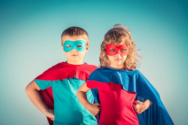 Niños de superhéroe — Foto de Stock