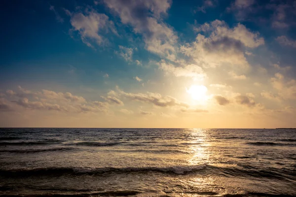 Paesaggio estivo in mare — Foto Stock