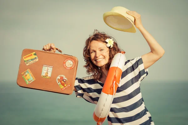 Frau im Sommerurlaub — Stockfoto