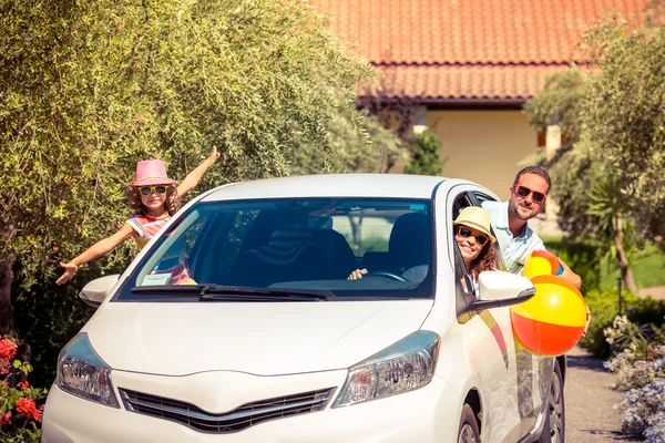 Familia va de vacaciones de verano —  Fotos de Stock