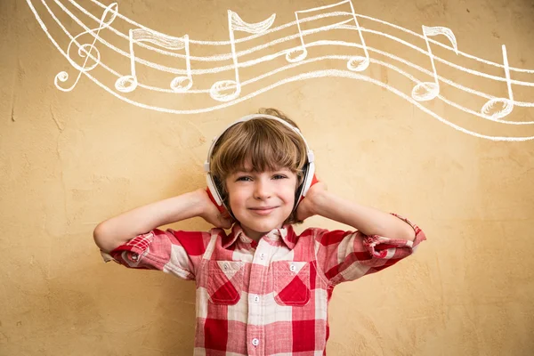 Hipster niño con auriculares — Foto de Stock