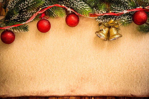 Kerst ornament op papier — Stockfoto
