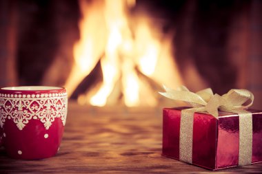 Noel şömine yakın