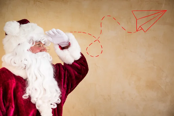 Санта Клаус смотрит вперед — стоковое фото