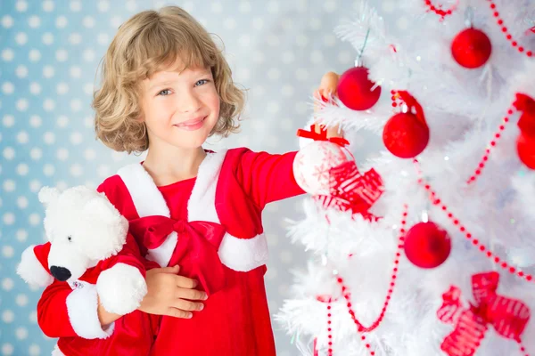 Enfant jouant à la maison — Photo