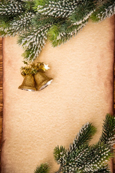 Kerst ornament op papier — Stockfoto