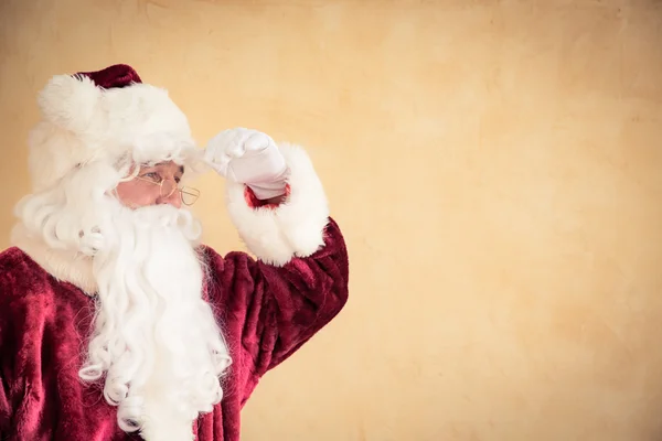 Jultomten ser framåt — Stockfoto