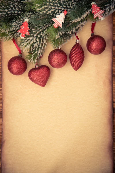 Kerst ornament op papier — Stockfoto