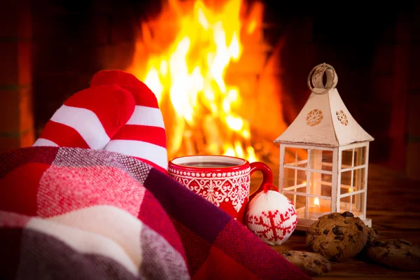 Navidad cerca de chimenea — Foto de Stock