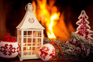 Noel şömine yakın